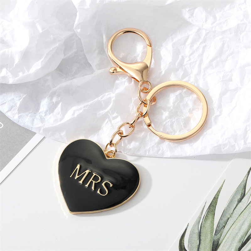 South Korea Simple Personality Alloy Black And White Peach Heart Keychain Black Mrs - Shop at LoveMi
