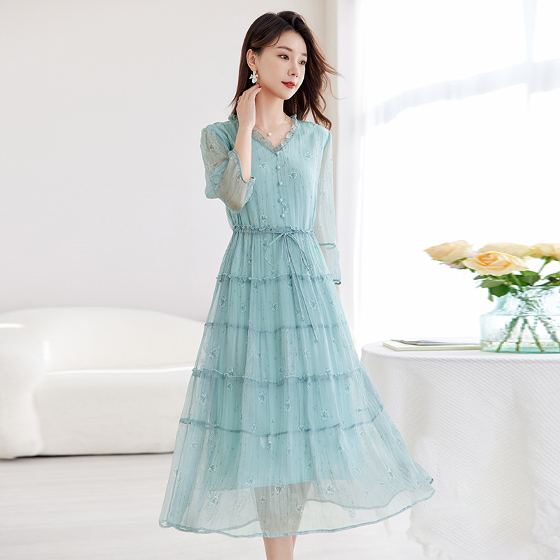 Elegant Figure-flattering Mid-length Maternity Dress Plus-size And Relaxed Fit