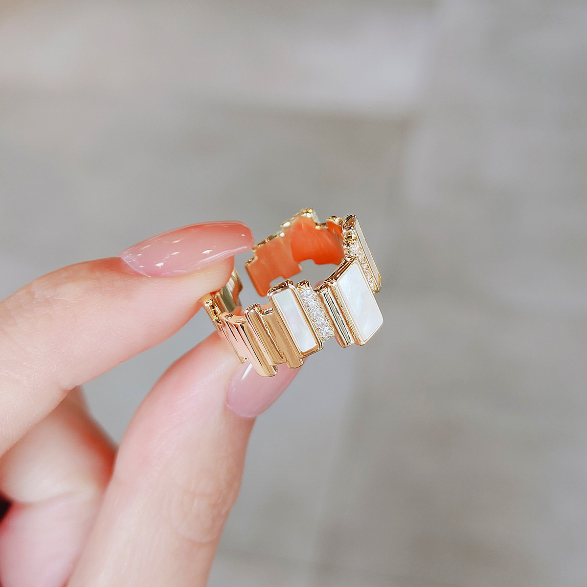 https://cf.cjdropshipping.com/quick/product/9fdfa742-78cd-4753-b972-714291125c99.jpg