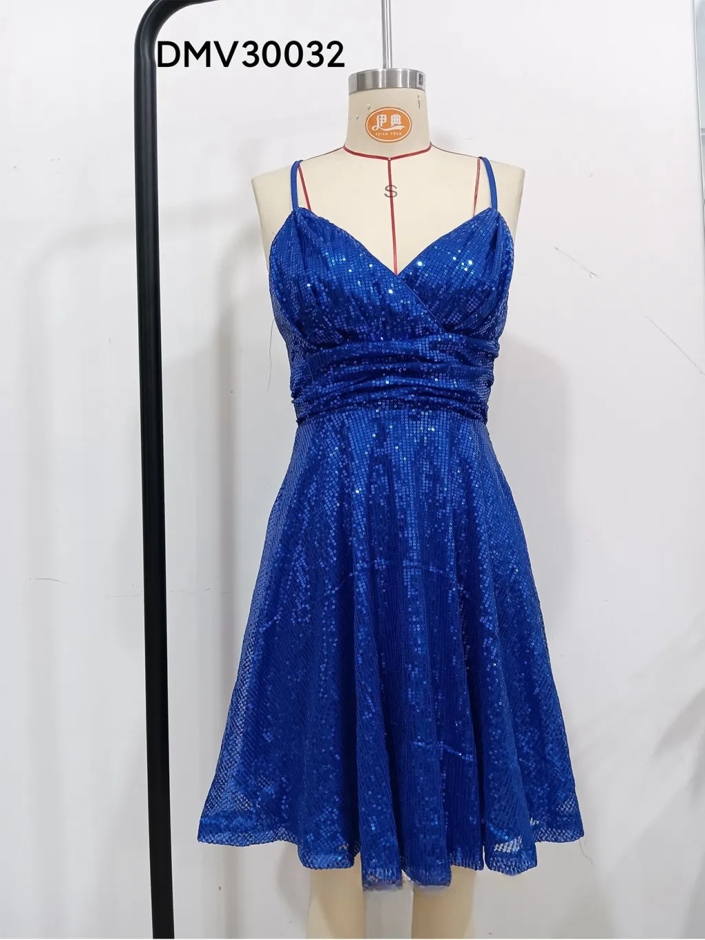Autumn And Winter New Women's Sexy Gorgeous Sequined Dress Pleated Cross Strap Vacation Style Dress - Blue