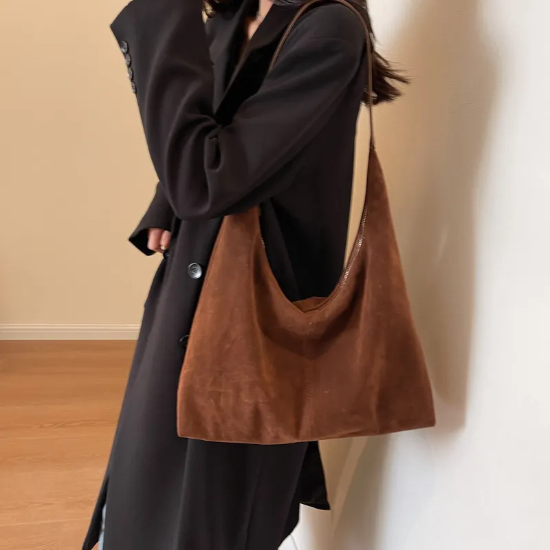 New Frosted Tote Fashion Commuter Large Capacity Large Shoulder Bag - Brown