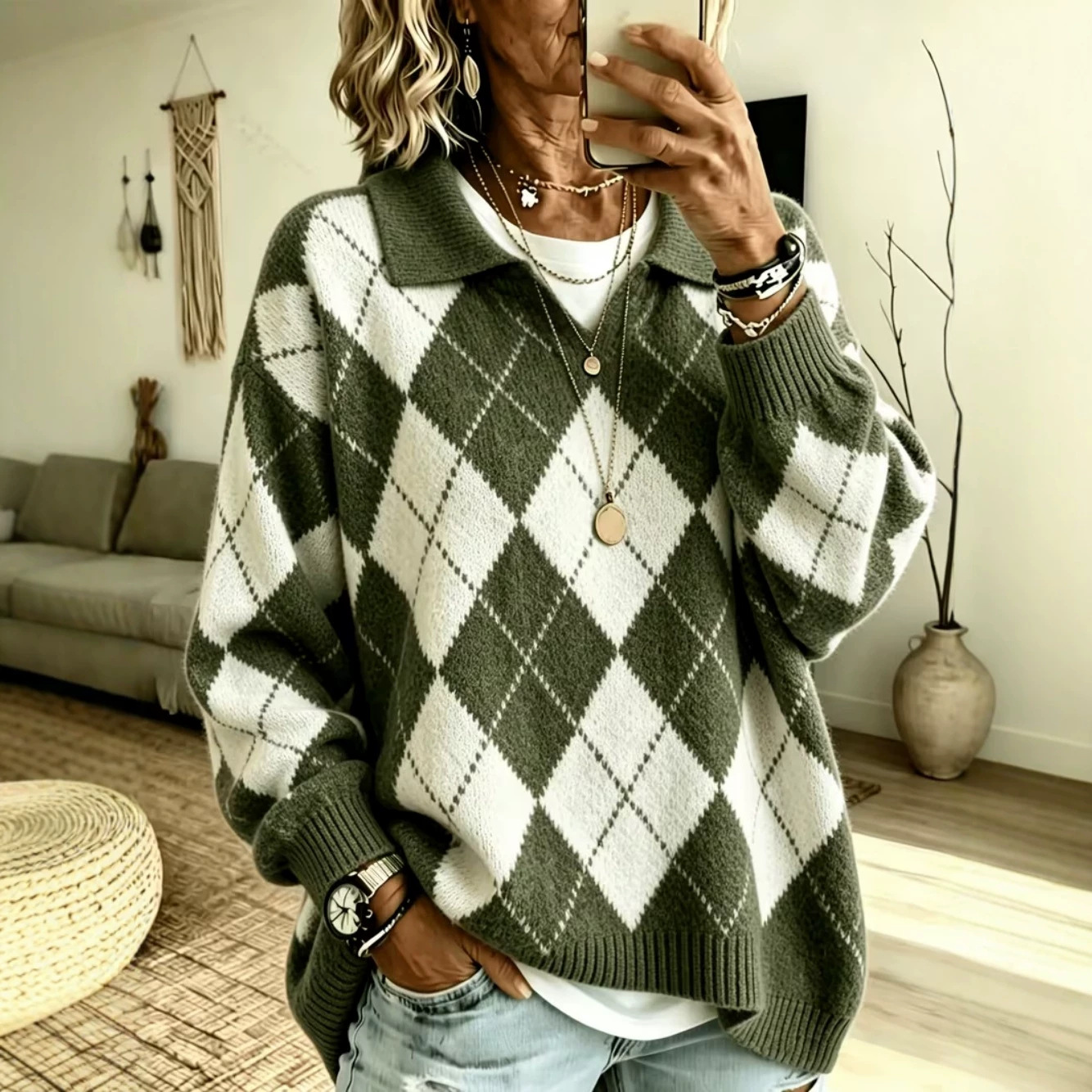 Loose-fit V-neck Casual Knitted Sweater With A Diamond-check Pattern