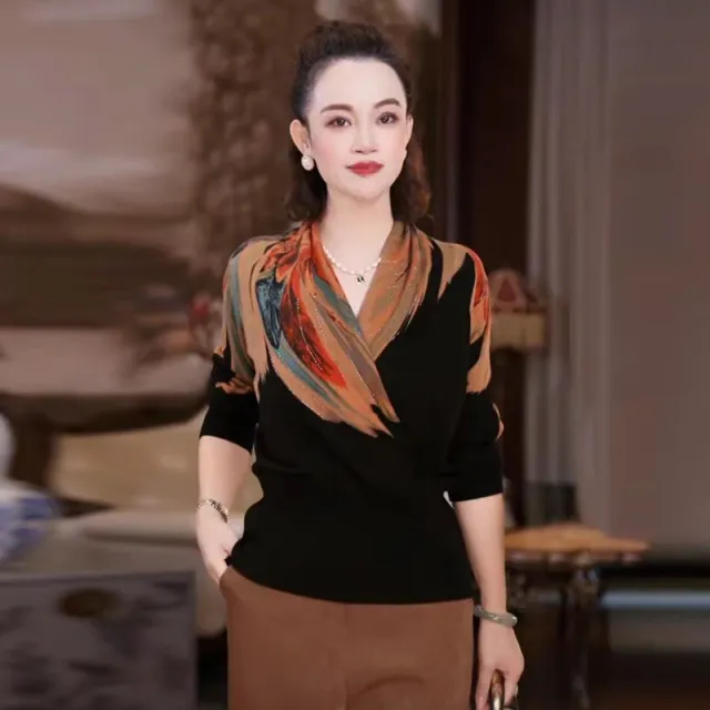 Temperament Floral V neck Sweater Women Thin Base Black - Shop at LoveMi