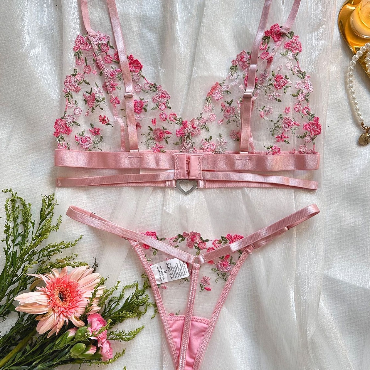 Fashion Rose Embroidered Heart-shaped Buckle Underwear Suit
