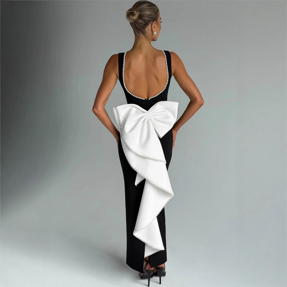 Socialite Style Black And White Contrast Color Sleeveless Dress