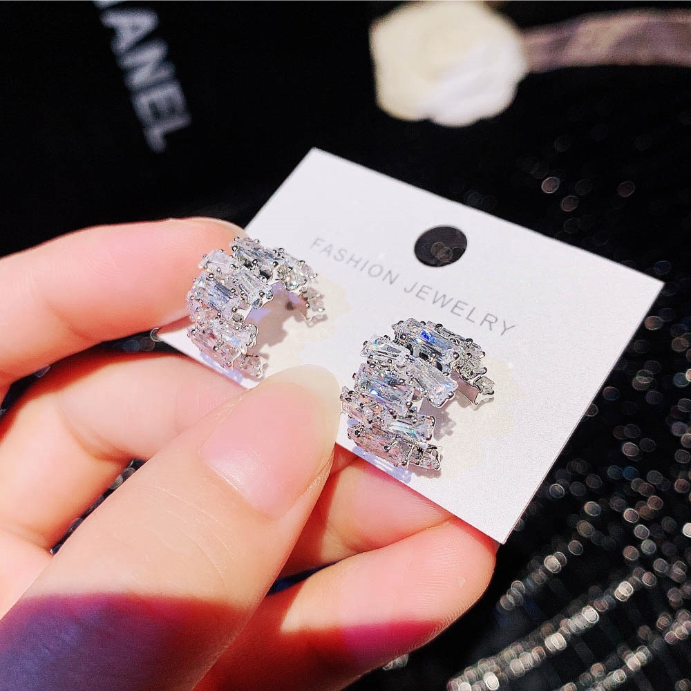 Women's Retro Inlaid Zirconium Temperamental Earrings