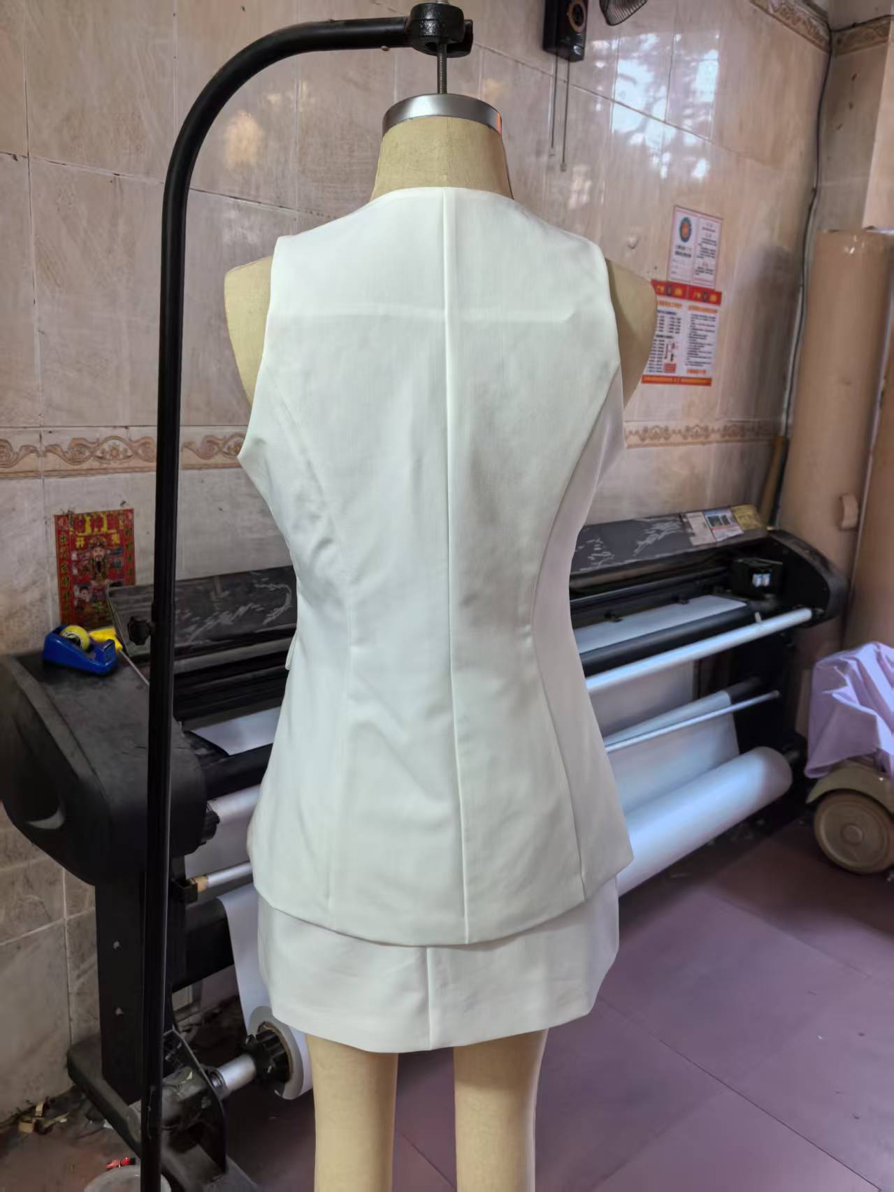 Buy Women's Clothing Online | Buy Trending Dresses for Women