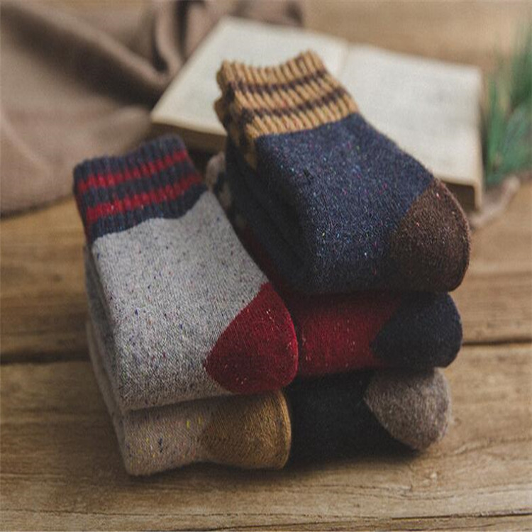 Title 4, Warme Damensocken für Herbst und Winter