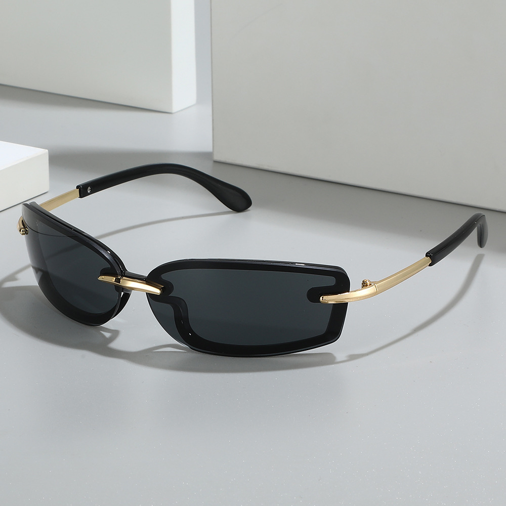 Square Candy-colored UV-protective Influencer Sunglasses In An Instagram-style Design