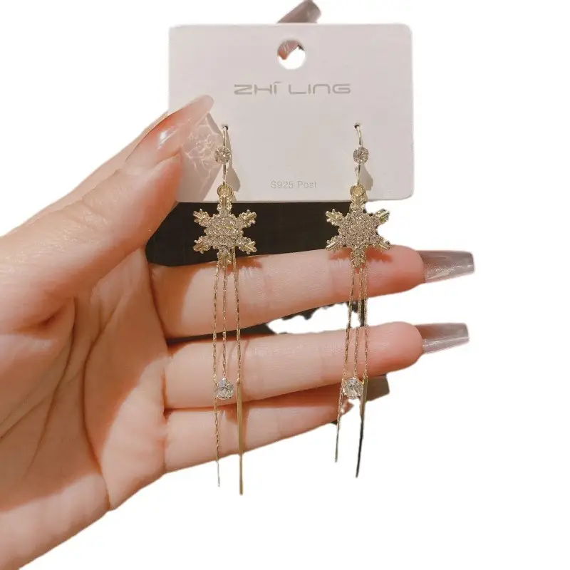 Ethereal Design Elegant Micro-inlaid Full Diamond Snowflake Tassel Hanging Earrings