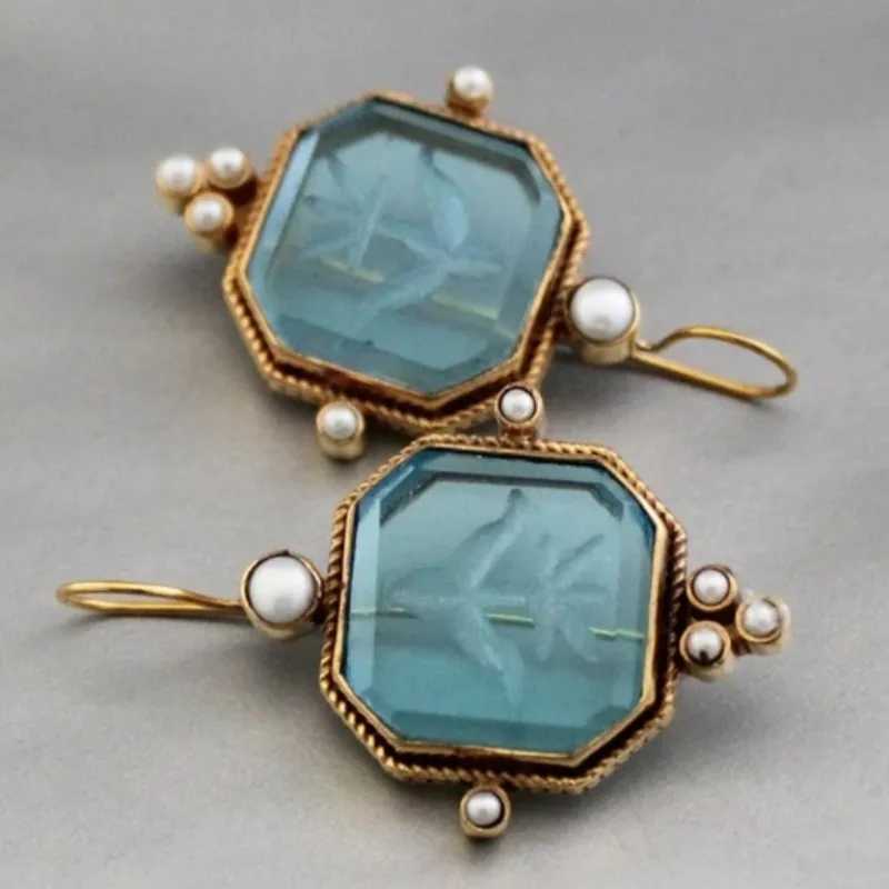Retro-style Fashion Earrings For Women In Europe And The US