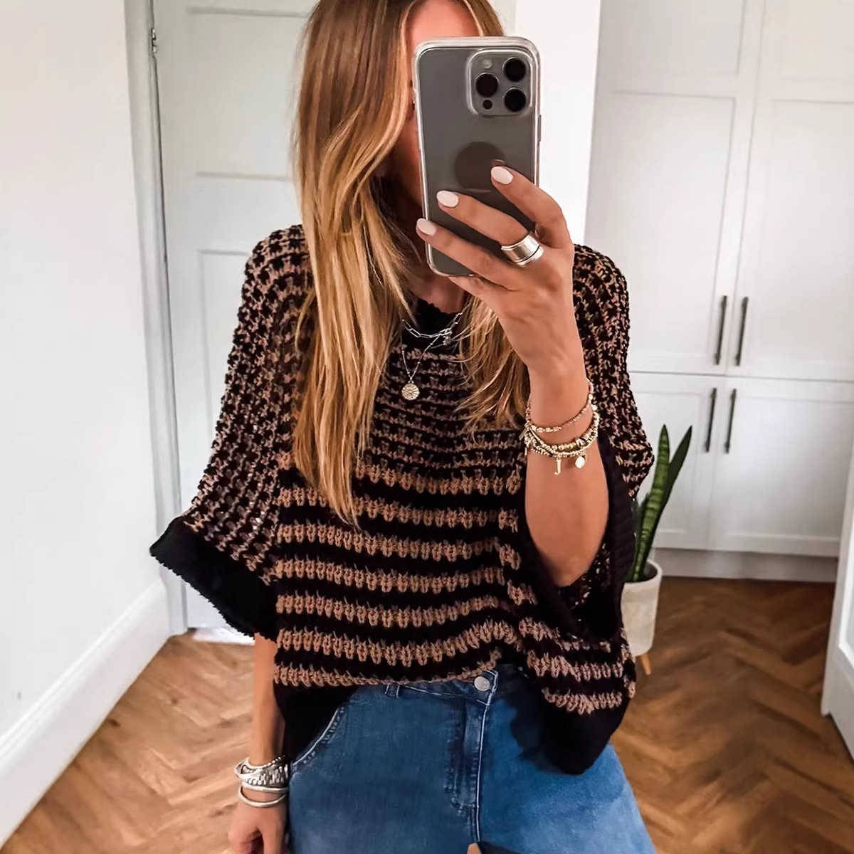 Womens Crew-neck Sweater A Stylish Versatile And Relaxed-fit Top