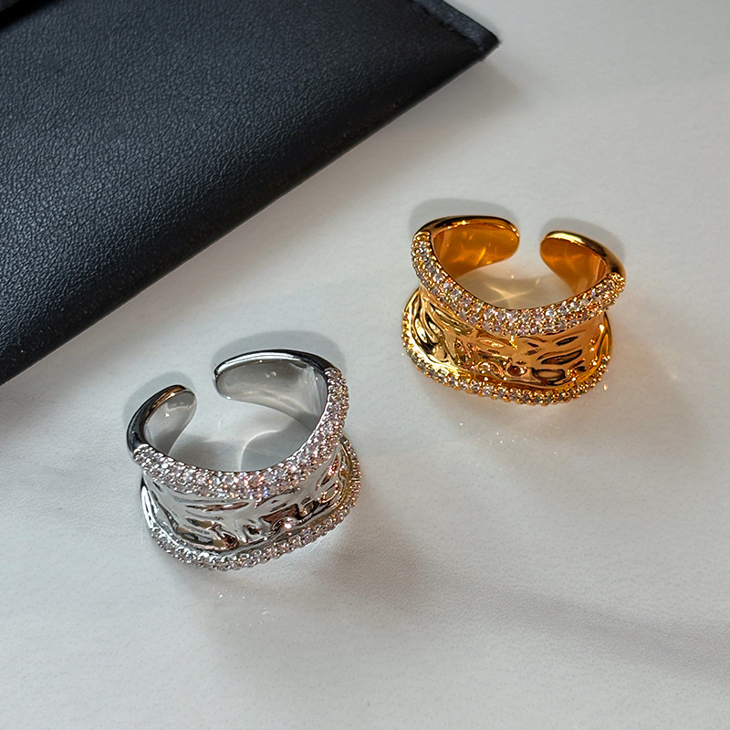 Open-ended Index Finger Ring With Irregularly Set Diamonds Designed In A European And American Style