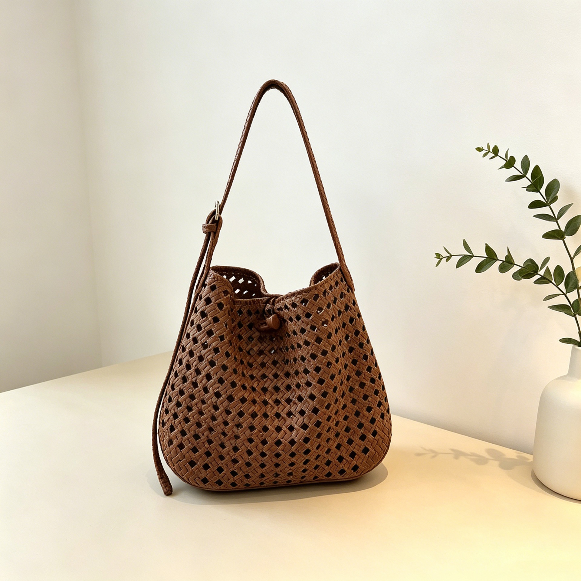 Large-capacity Casual Crossbody Bag For Women Hollowed-out Seaside Bucket