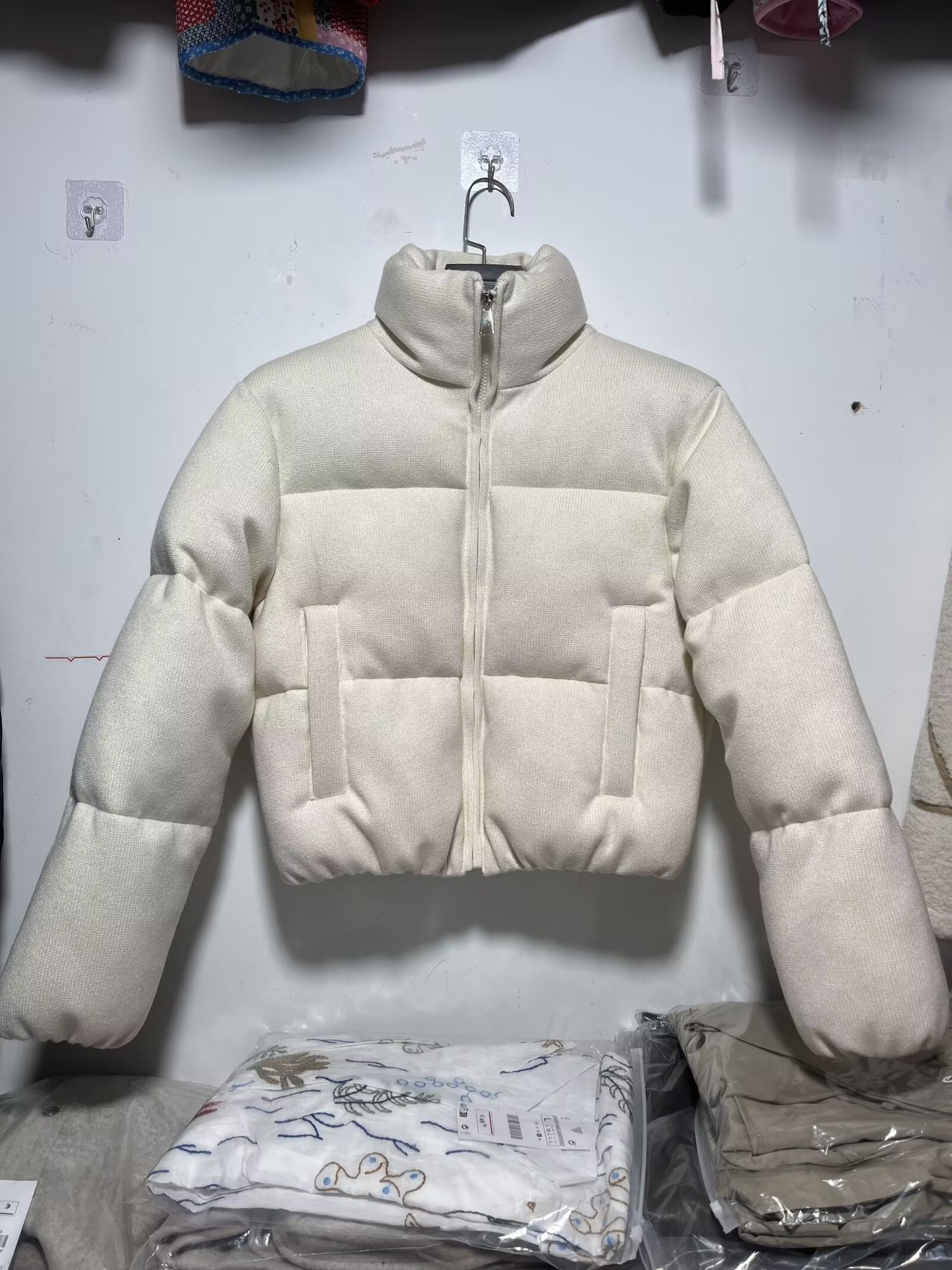 Knitted Fabric Stand-up Collar Thermal Comfortable Figure-flattering Classic Puffer Jacket - Image 8