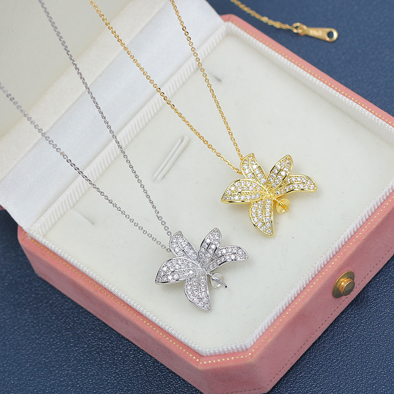 Electroplated Color Retaining Micro-inlaid Small Leaf Plant Pearl Necklace Pendant