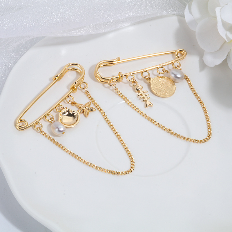 Retro Metal Chain Tassel Brooch Women