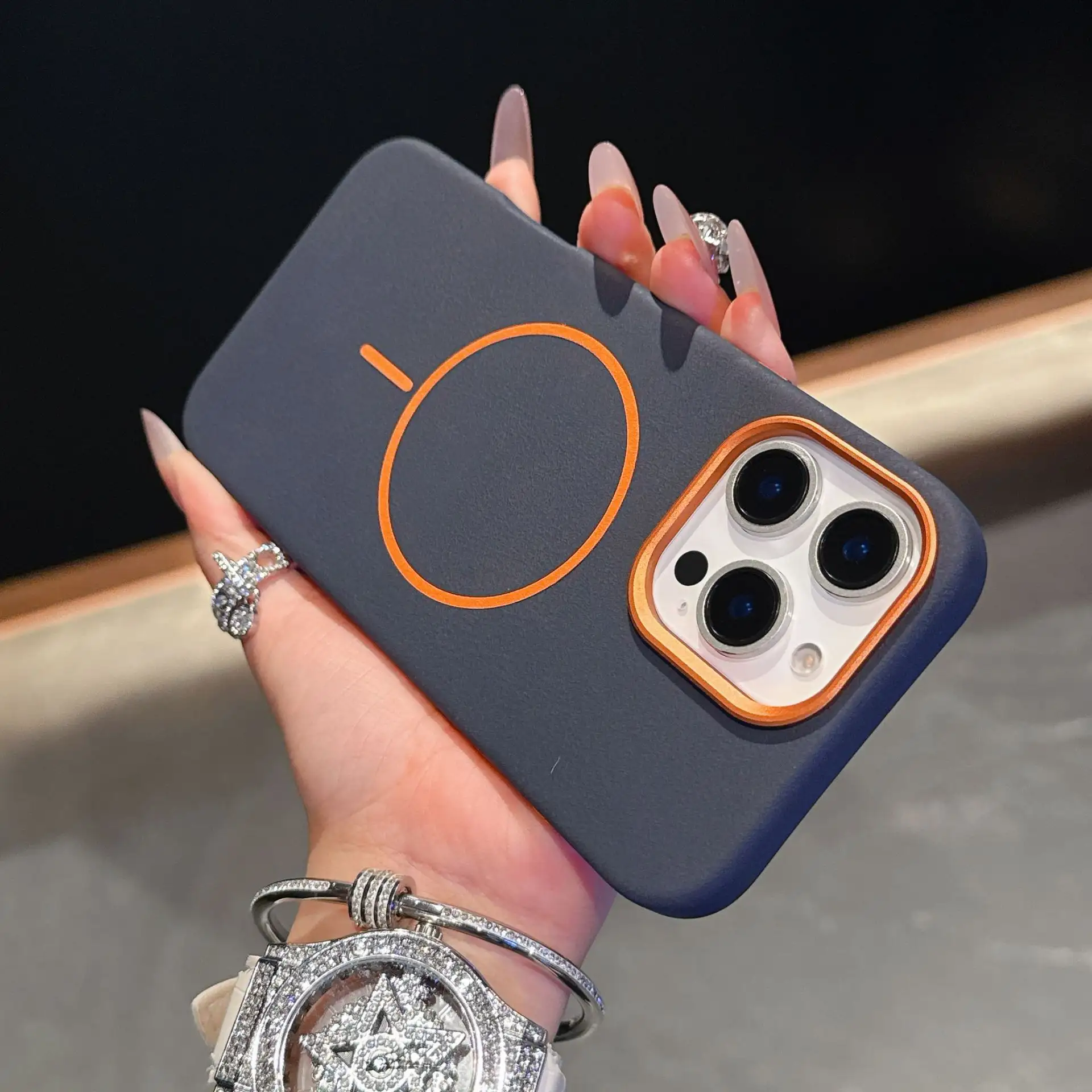 Elephant Leather Pattern Fine Circle Magnetic Suction Phone Case