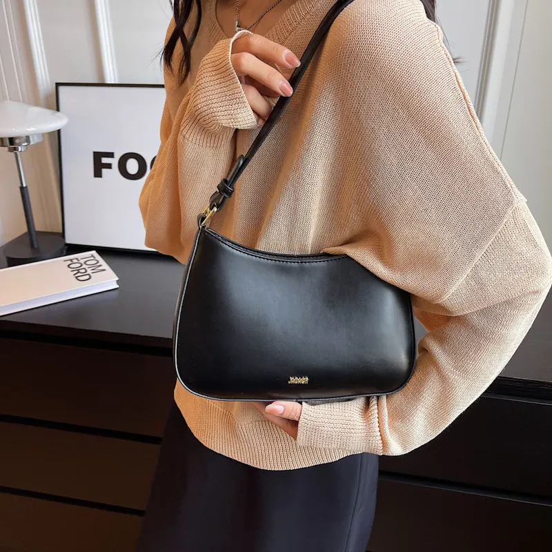 Fashion Shoulder Bgas Personality Retro Handbag Ladies Bag - Black