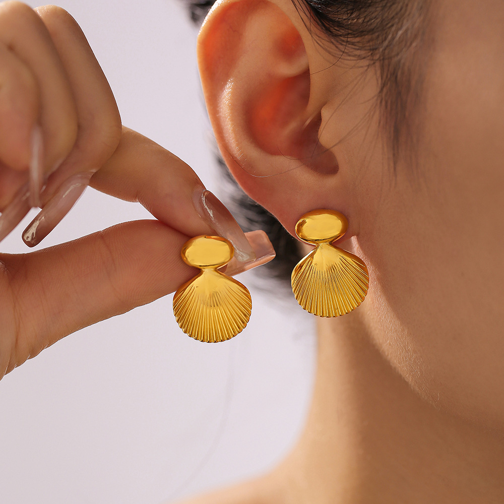 European And American Style Geometric Stitching Shell Earrings