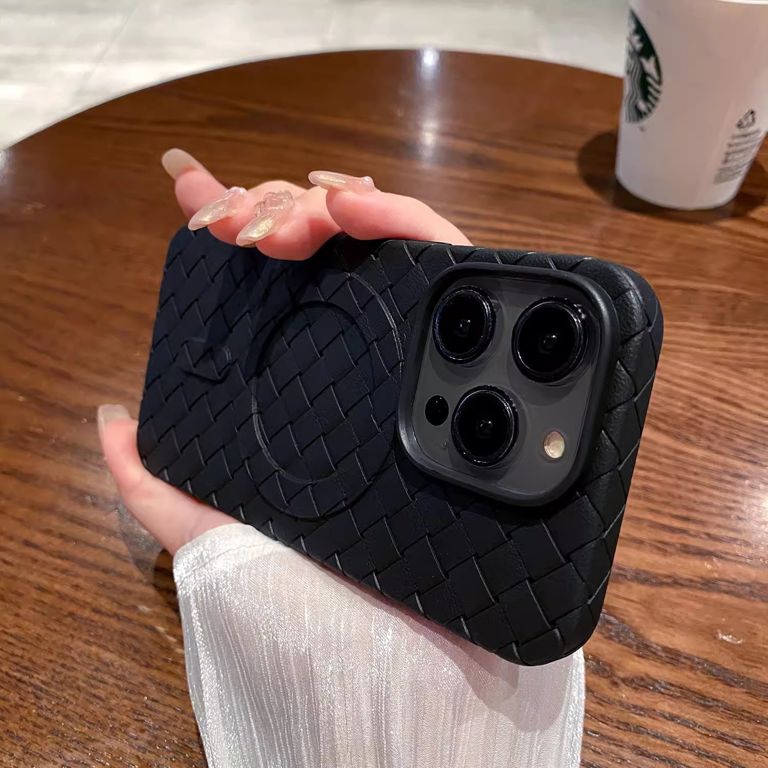 Knitted-pattern Heat-dissipating Magnetic Phone Case Protector