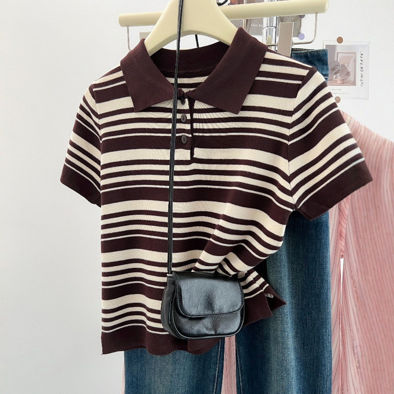 Retro Brown Striped Knitted Short-sleeve Womens Polo Shirt With A Straight Shoulder Line