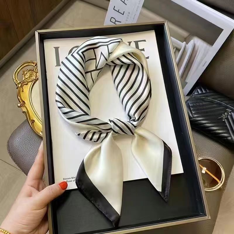 Women's High-end Thin Square Scarf - Image 3