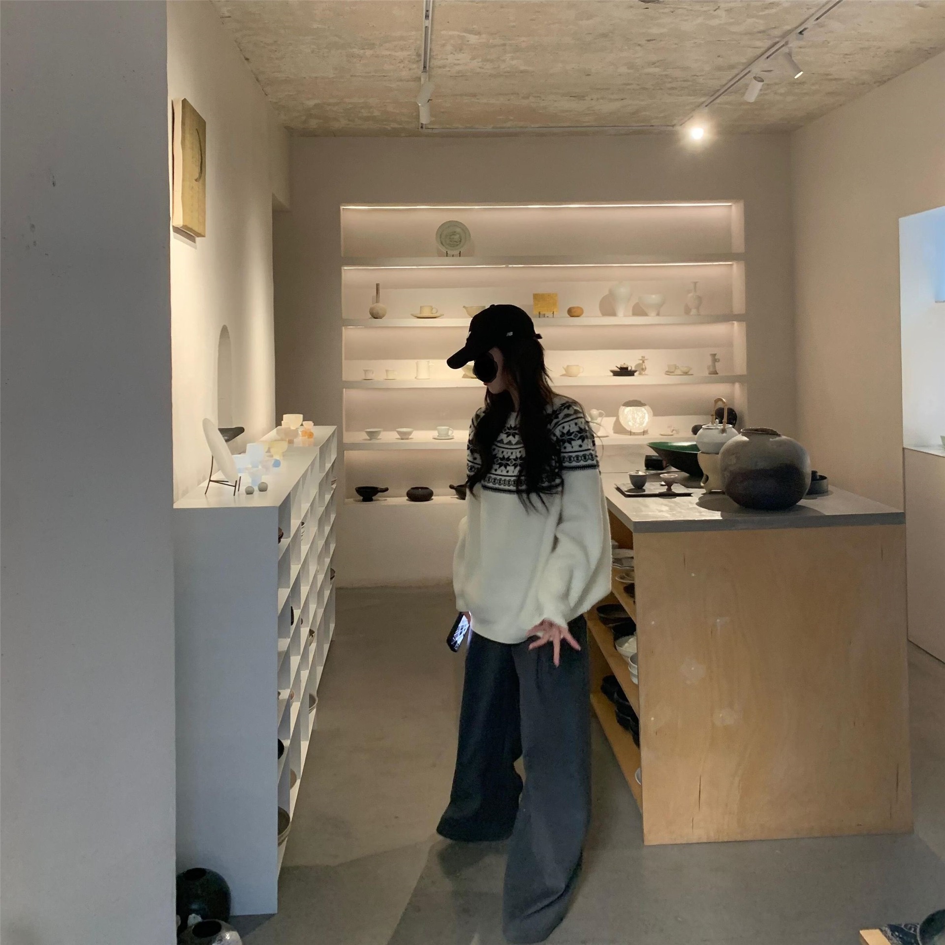 Soft And Relaxed-style Round-neck Loose-fit Pullover Knit Sweater - Image 2