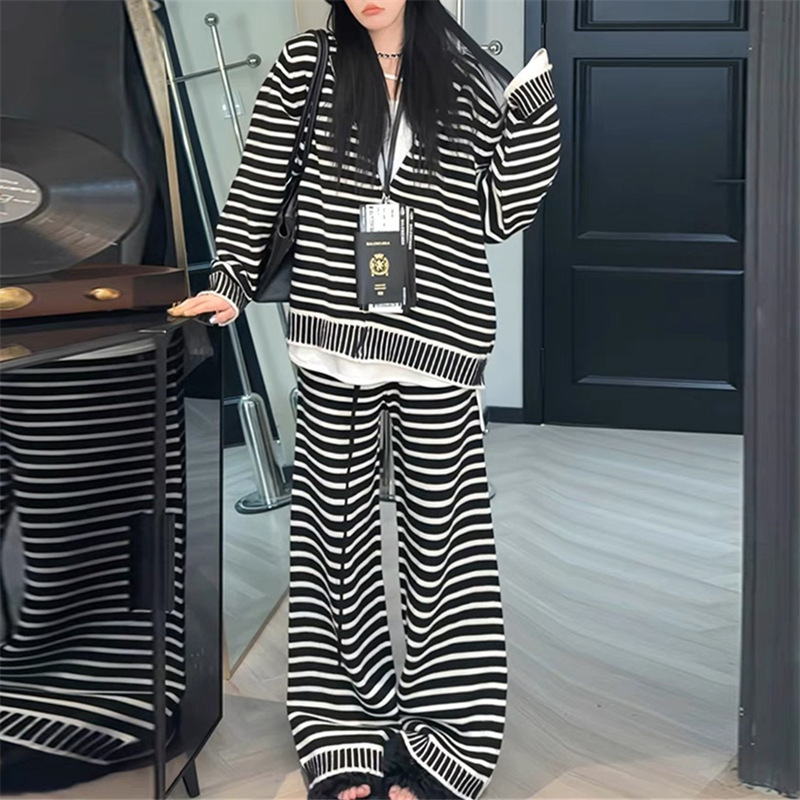 Women's Korean-style Casual Hooded Striped Sweater Suit