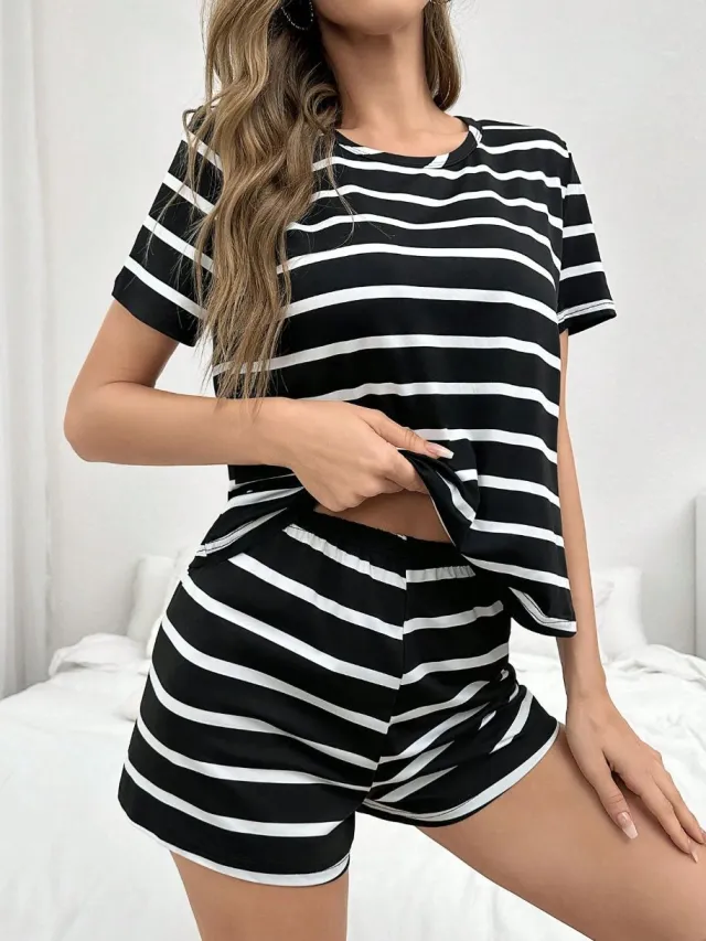Round Neck T shirt Pajamas Shorts Sweet Two piece Set Suit Flower Color 2 M - Shop at LoveMi