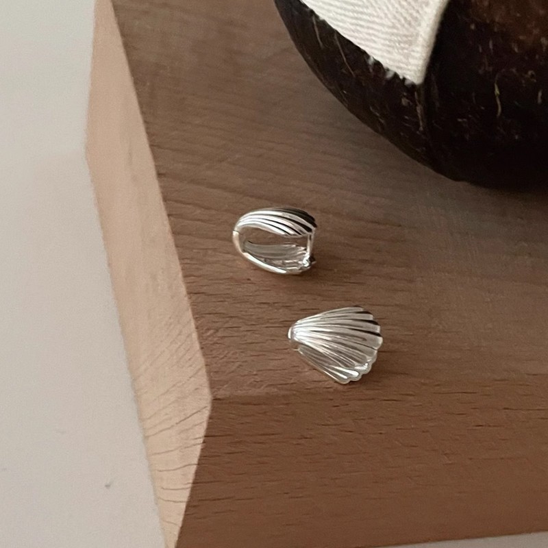 Shell Ear Clip Women's Fashion Simple Silvering Earrings