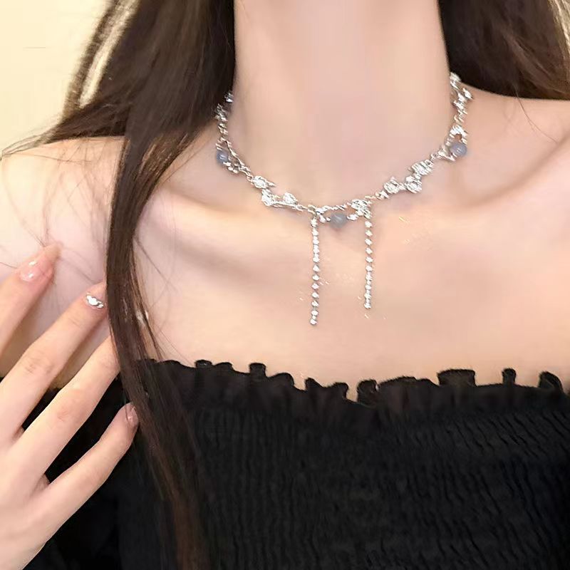 White Moonlight Zircon Clavicle Chain Female High-grade Sweet Cool