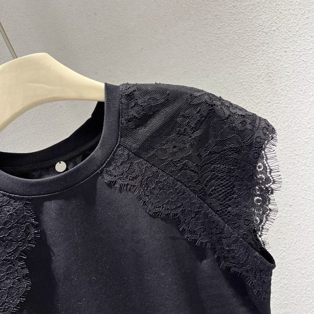 Simple Lace-spliced Round-neck Short Sleeves Simple Lace-spliced Round-neck Short Sleeves