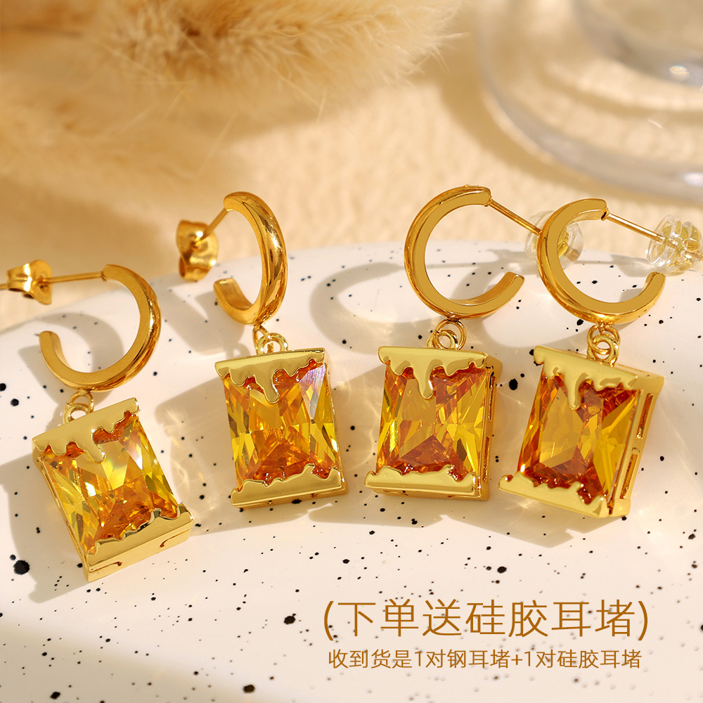 Oil Lamp Inspired Pendant In Stainless Steel With Mixed-metal Styling