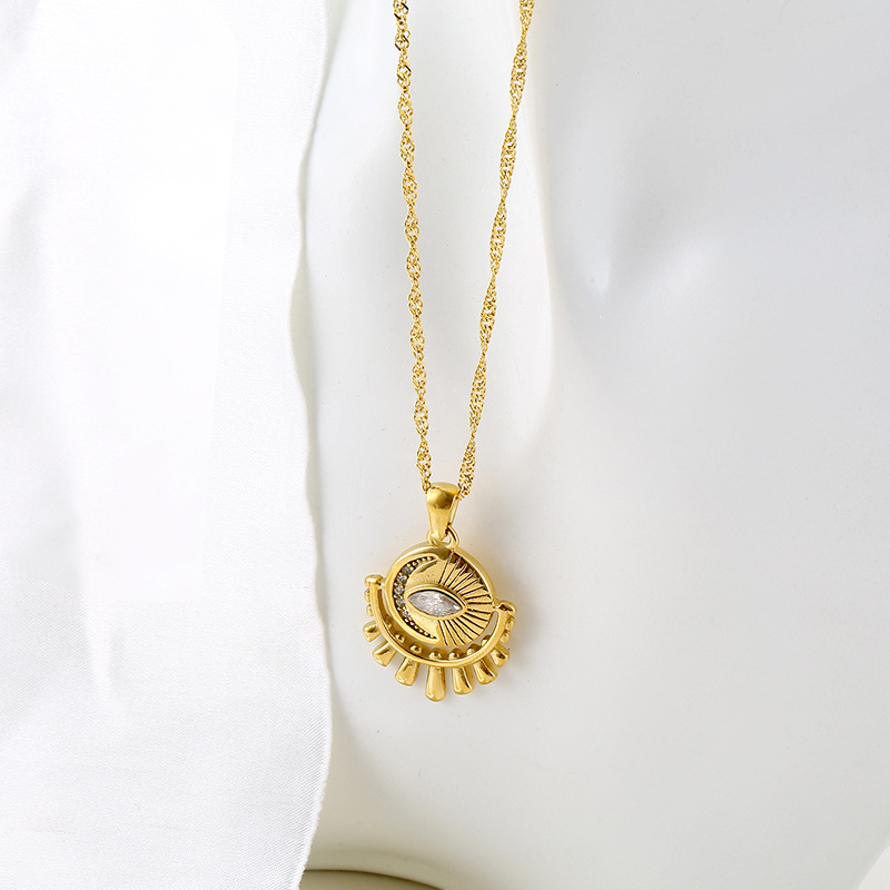 Round Zircon Eye Pendant Necklace