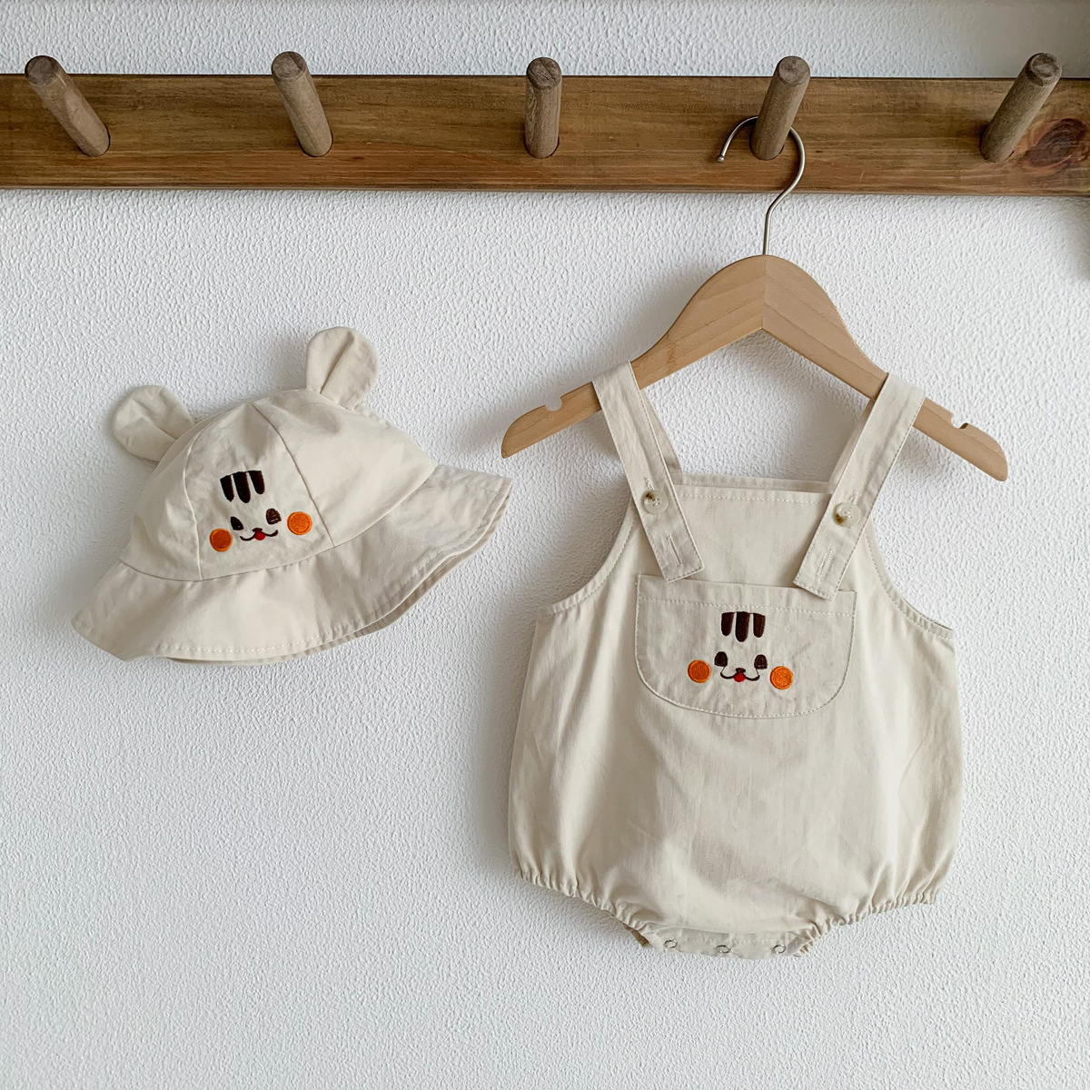 Spring And Summer Korean Cartoon Animal Triangle Rompers Baby Strap Jumpsuit