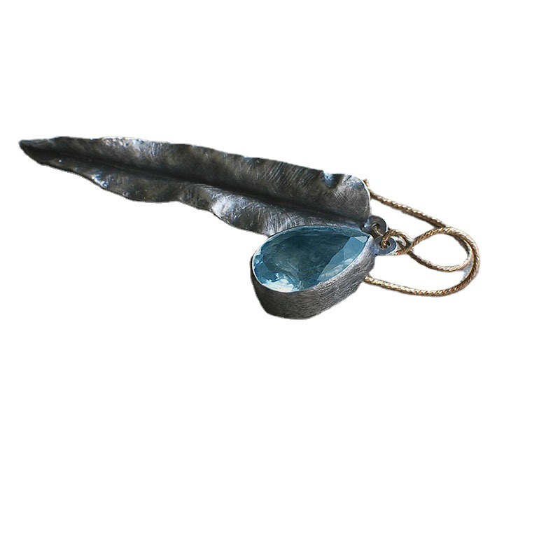 Women's Retro Asymmetric Metal Leaf Earrings