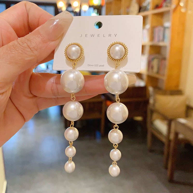 European And American Elegant Long Pearl Earrings Women