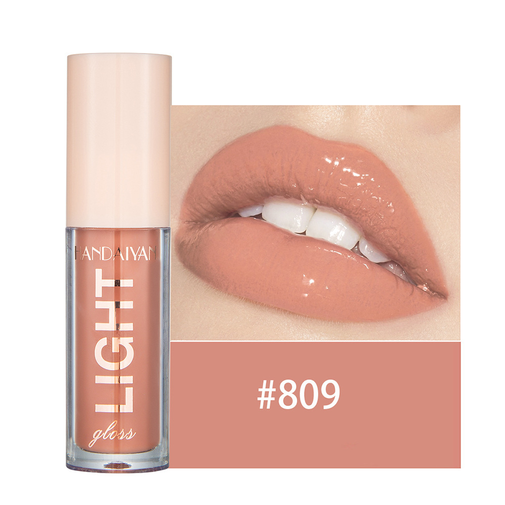 Mirror-like Dewy Liquid With A Pearly Sheen For The Lips