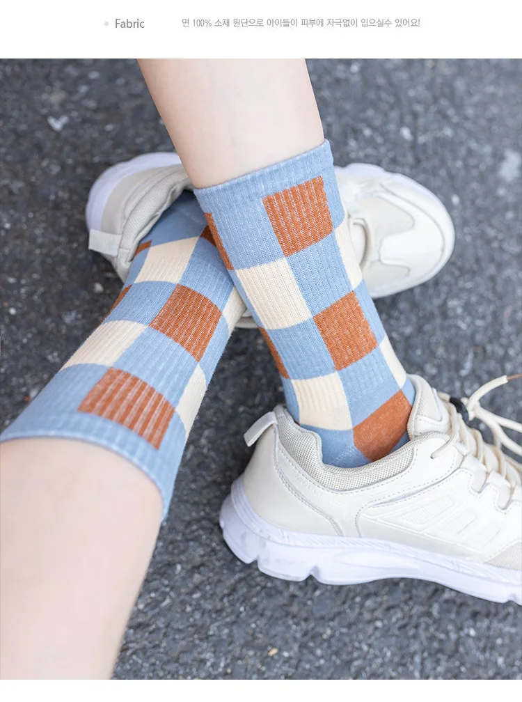 Title 7, Ladies autumn and winter retro socks