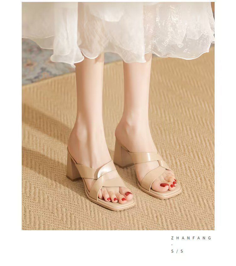 Open-Toe Chunky Heel Sandals – Bold & Trendy Summer Staple
