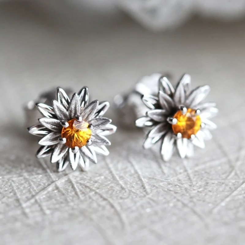 Small Chrysanthemum Flower Earrings Small Fashion Earrings