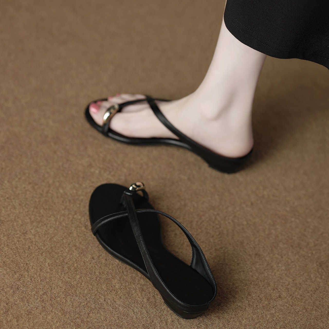 Low-Cut Slide Sandals, picture 4 of 6