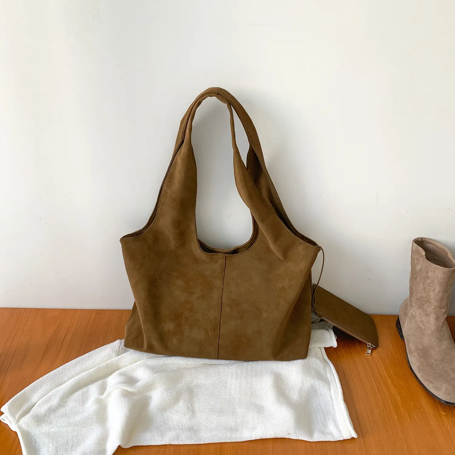 Large-capacity Womens Suede Commuter Underarm Shoulder Bag