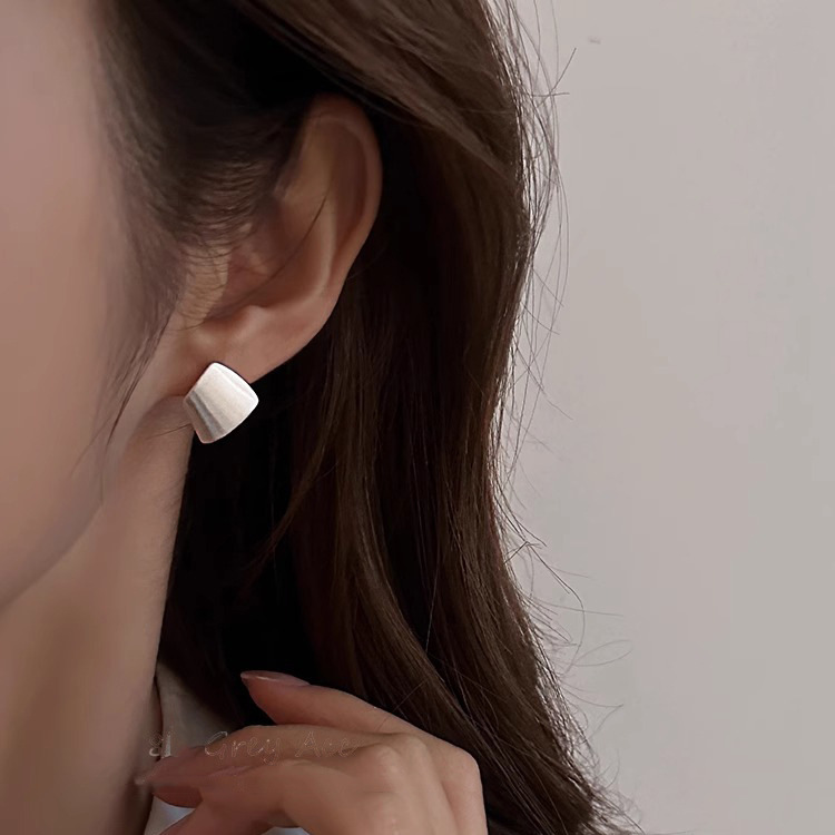 Simple Versatile Metal Earrings For Women