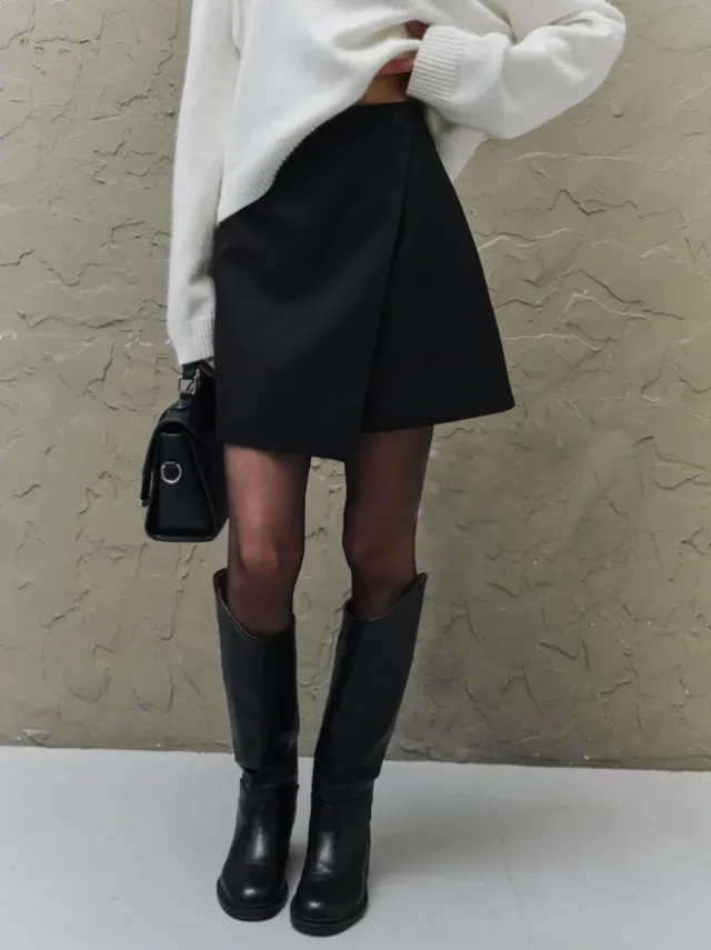Versatile Figure flattering High waisted A line Skirt With A Slit Black - Shop at LoveMi