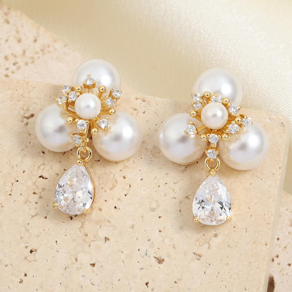 Women's Simple Pearl Stamen AAA Zircon Water Drop Earrings