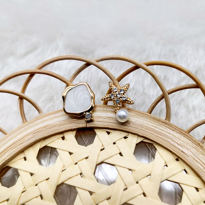 Creative Asymmetric Earrings Clouds XINGX Modeling