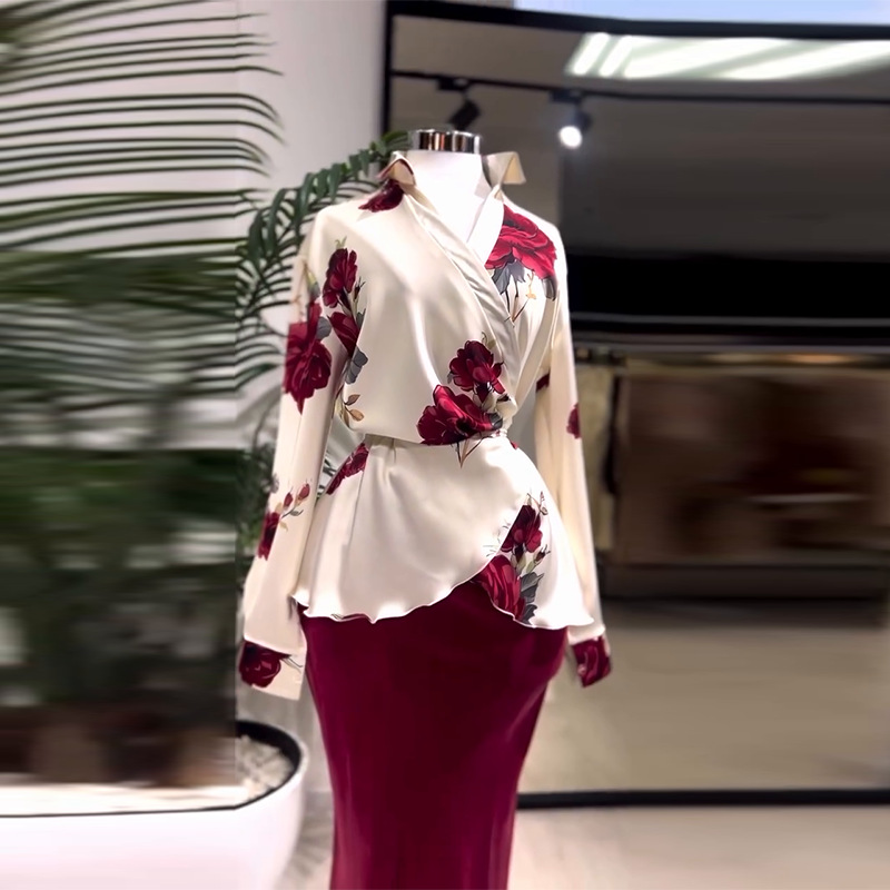 Fashion V-neck Stitching Printed Lace-up Slim Fit Skirt Suit