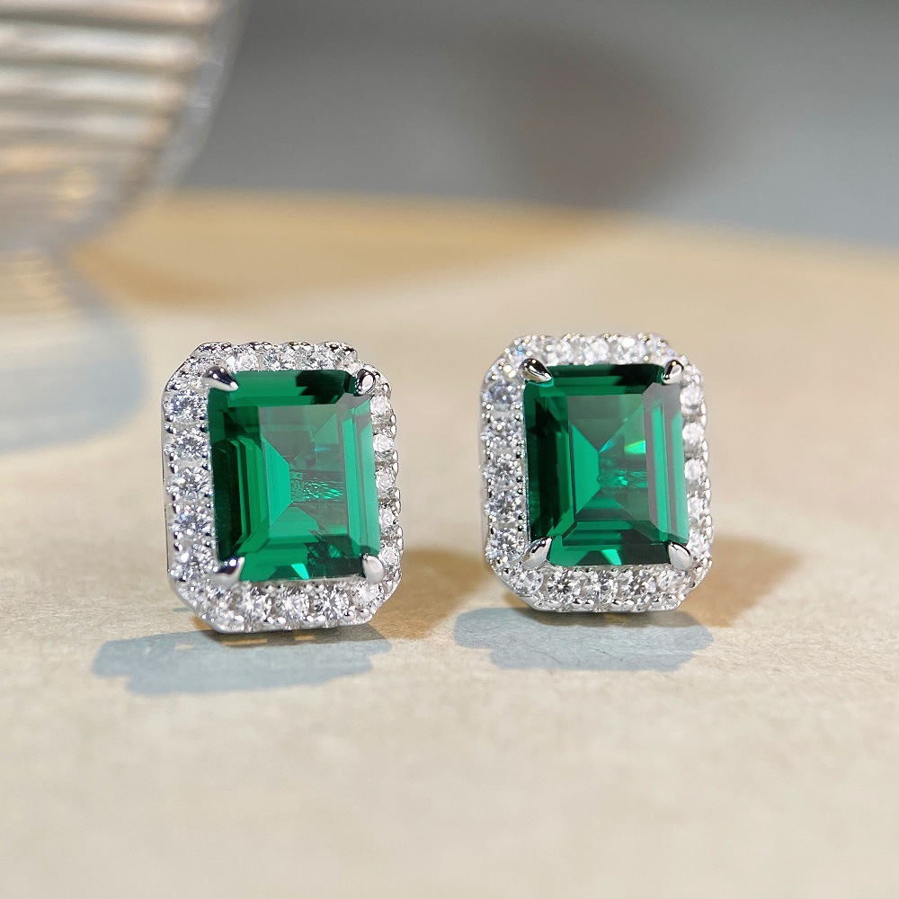 3-carat Emerald Stud Earrings For Women High-carbon Diamonds